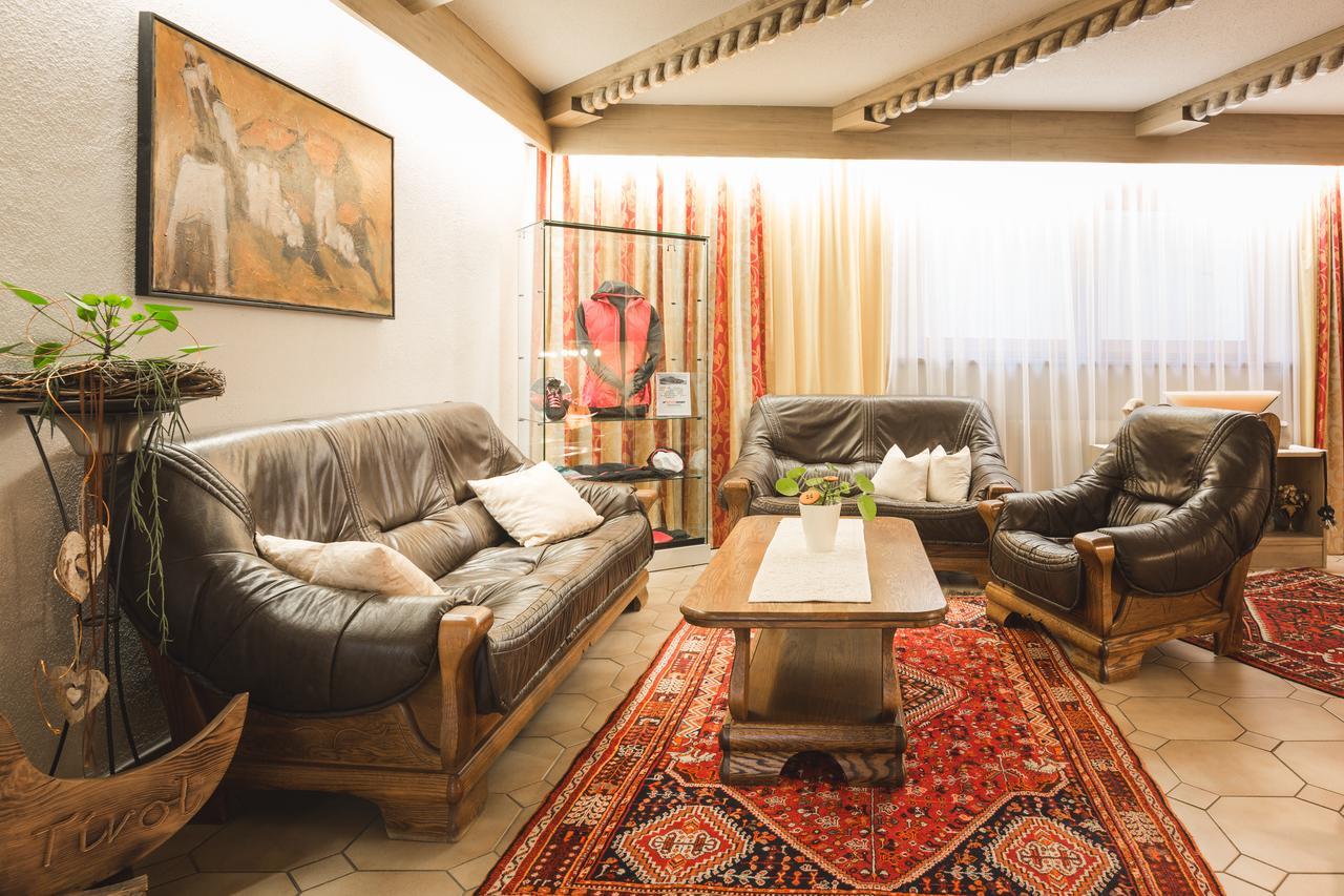 Hotel Garni Tirol Ladis Exterior photo